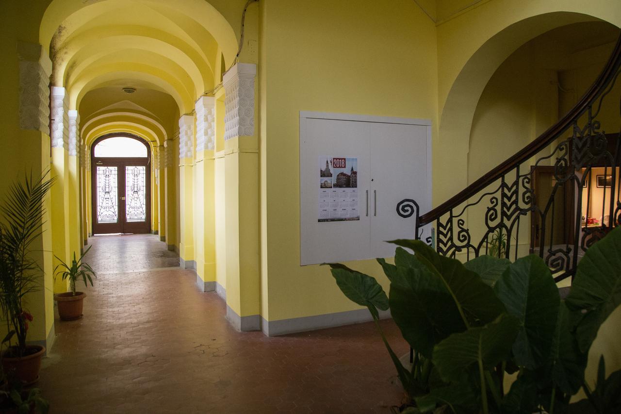 Downtown Studio Oradea Exterior foto